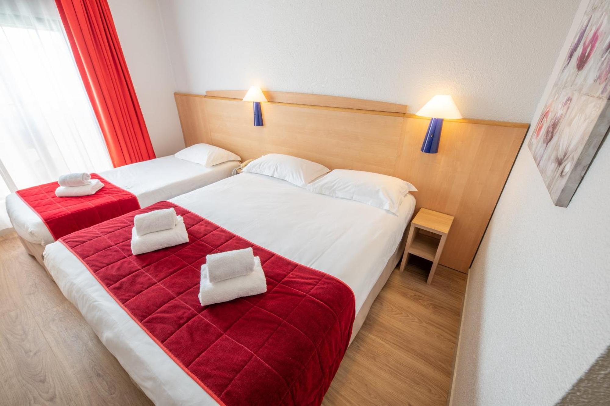 Hotel Saint Laurent Nogent-sur-Seine Bilik gambar