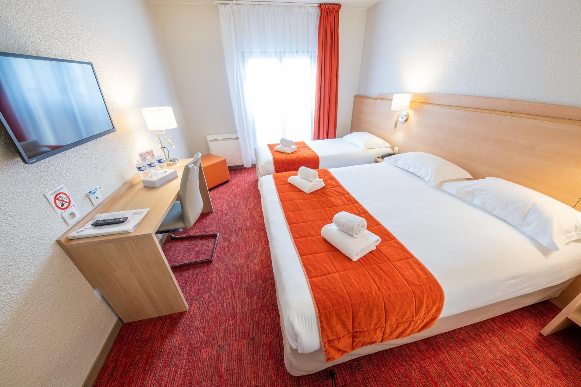 Hotel Saint Laurent Nogent-sur-Seine Bilik gambar